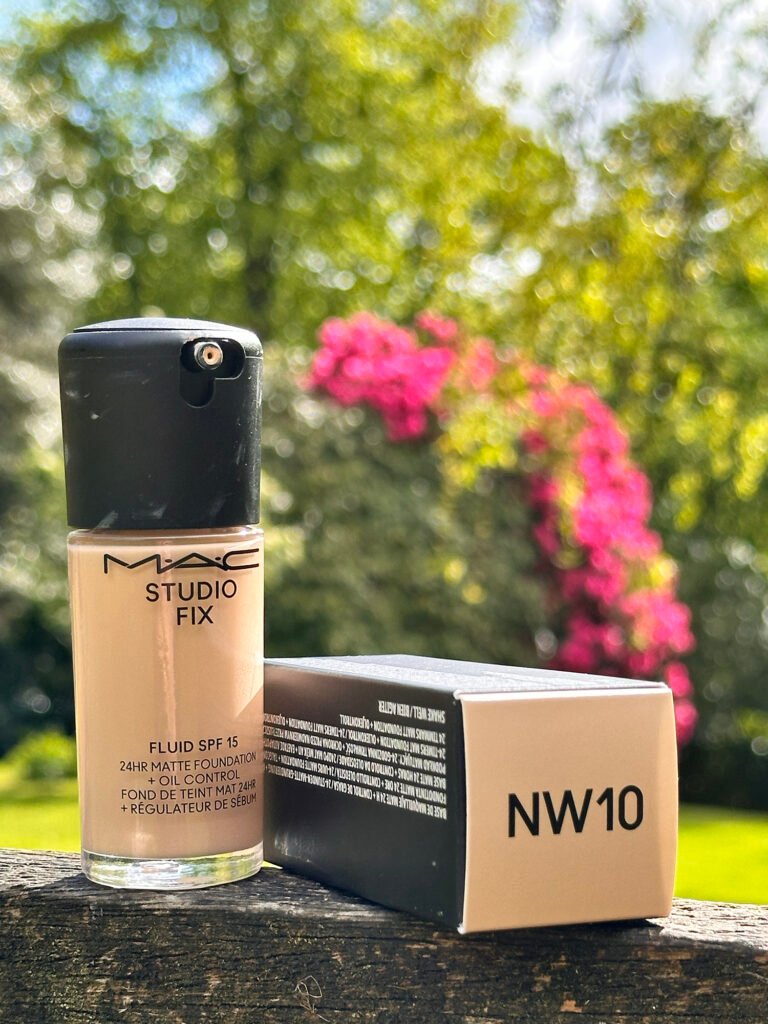 MAC studio fix foundation in shade NW10